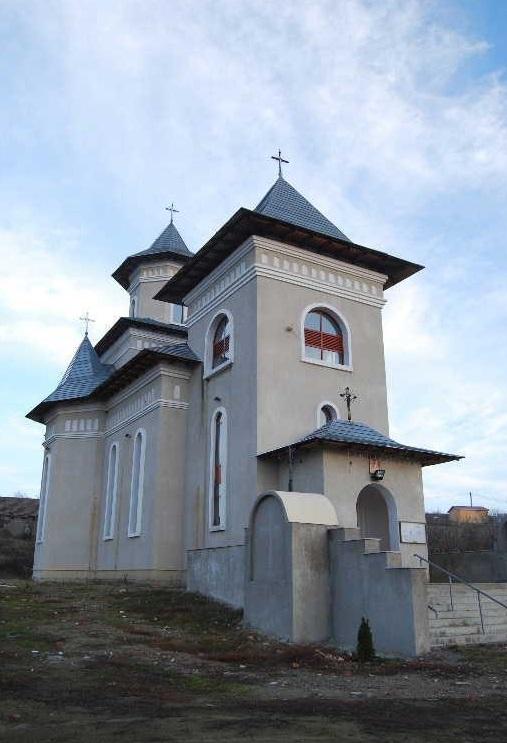 Biserica - vedere exterioară